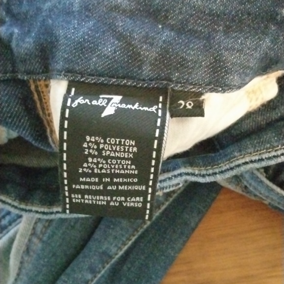 Size 28 7 for all Mankind jeans.Lighter denim stripe down sides. Frayed hems. - Picture 13 of 15